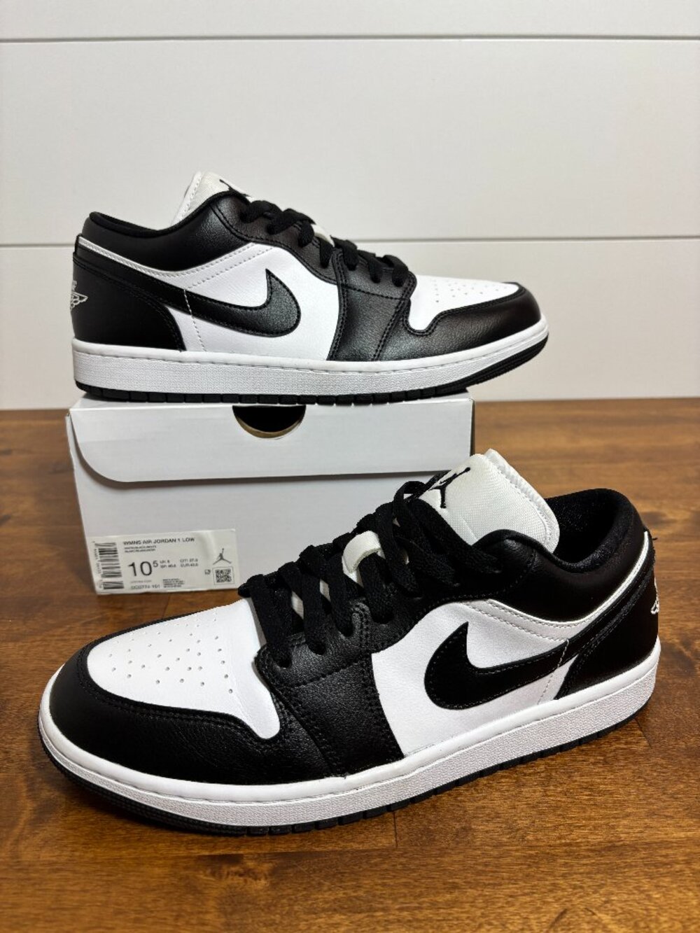 Air Jordan 1 Low Panda - Women's 10.5